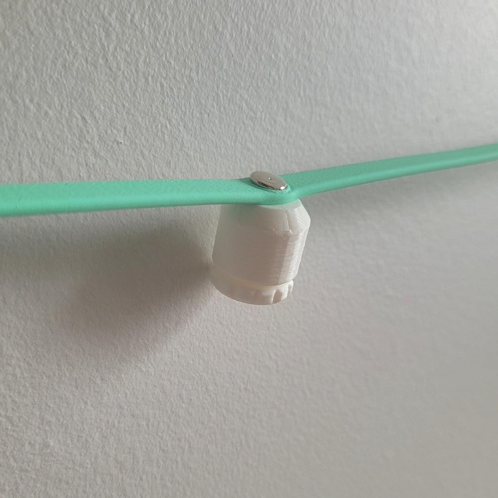 A regular scent vessel with no pairing capabilities