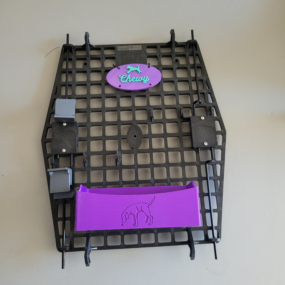 Purple shown on Large Ruffland Kennel door. Crate tag sold separately.