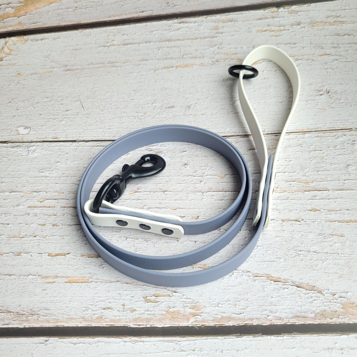 Grey leash with white accents with 3" long black clasp heavyweight