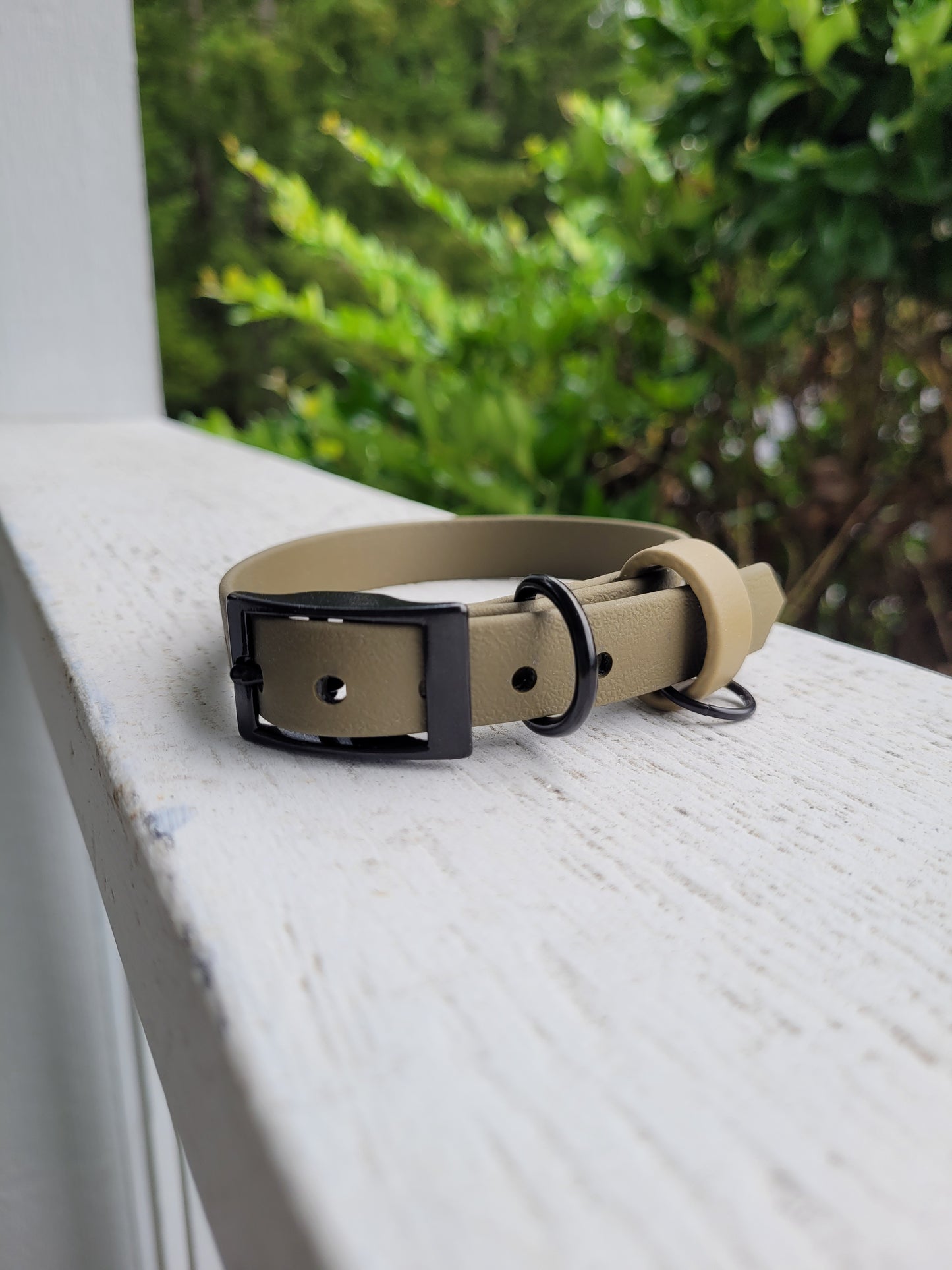 Pre-made: 5/8" Metal Pin BioThane® Collar (Olive green & Sahara Tan)