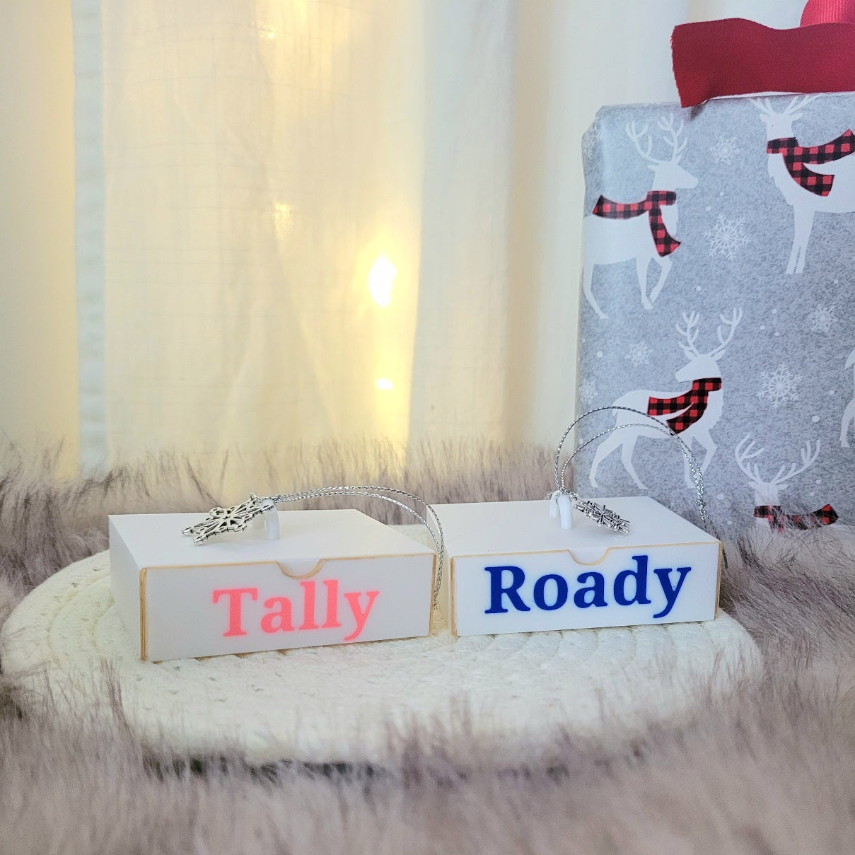 Tally is neon pink and Roady is royal blue, simple font