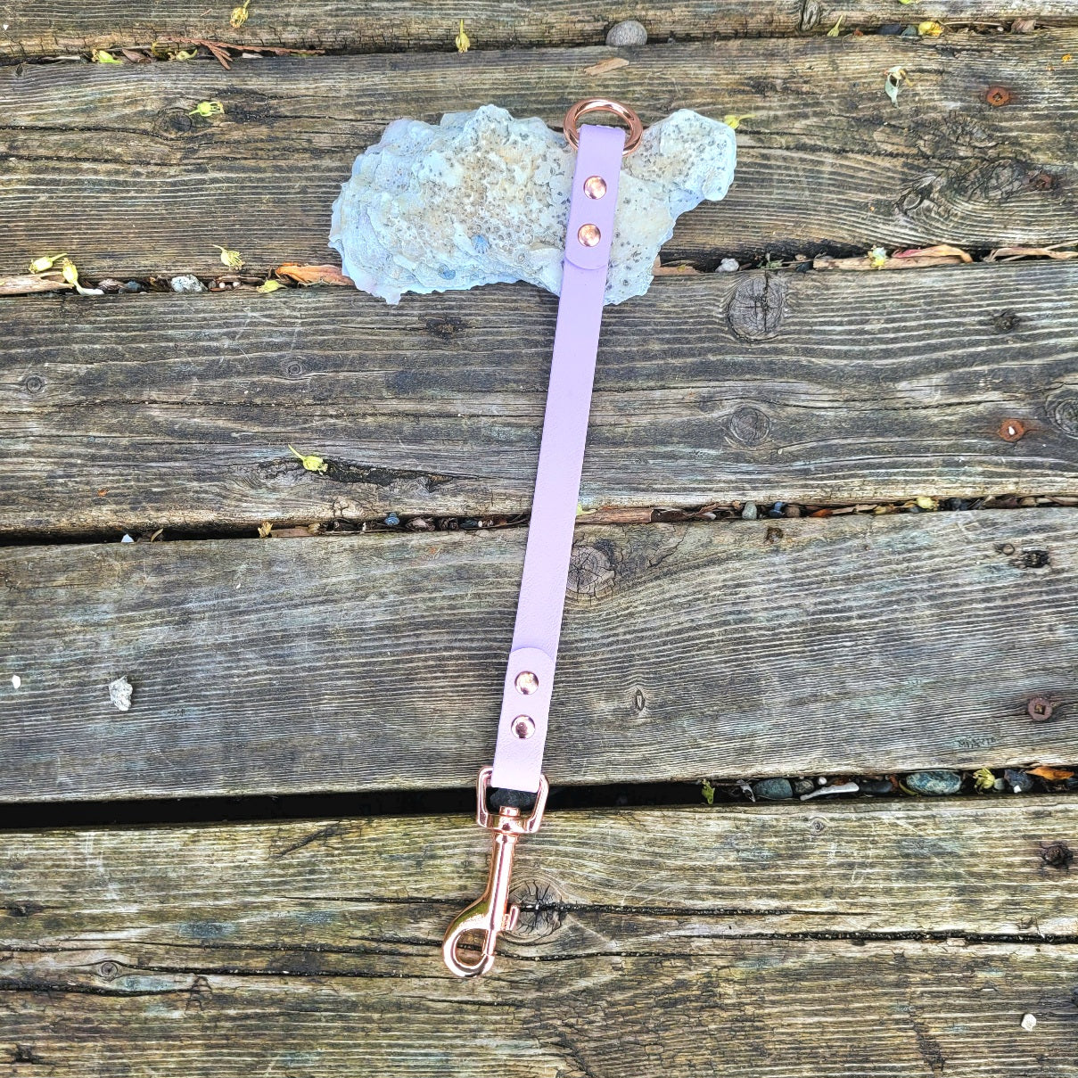 1 foot lavender with rose gold 2.5" long clasp, straight end with a ring no handle