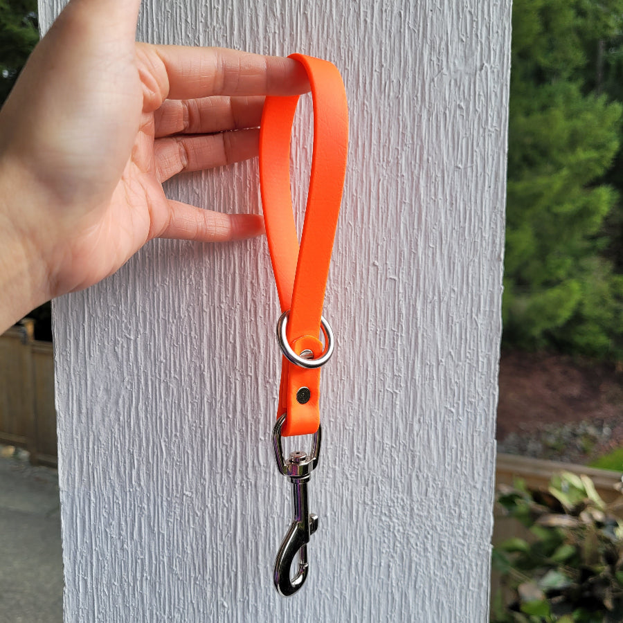 Neon orange 9" traffic leash